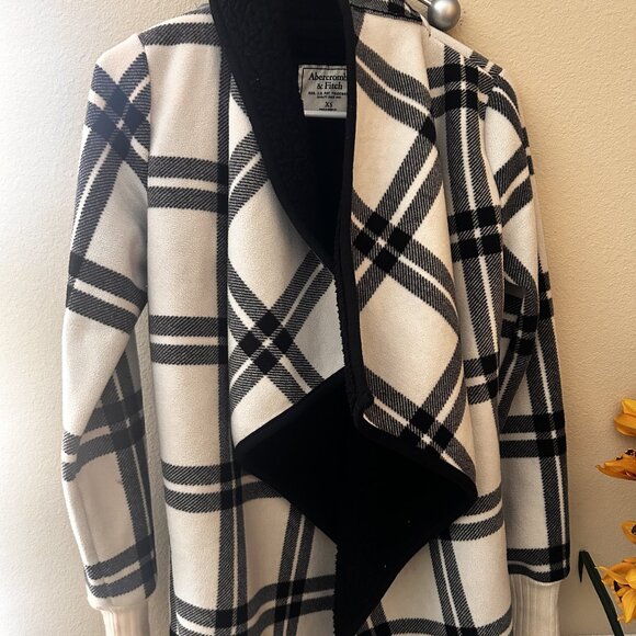 Abercrombie & Fitch Jackets & Blazers - Abercrombie & Fitch Plaid Faux Shearling Lined Coat Jacket Women's Size XSMALL